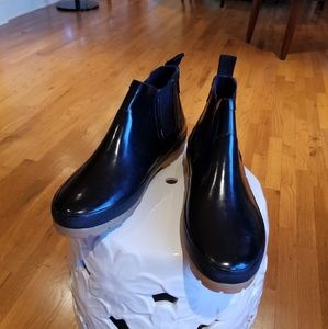 LAST CHANCE TO BUY. CLOSET CLOSES TOMORROW!